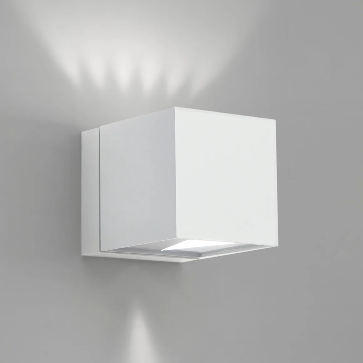 Milan Dau Wandleuchte