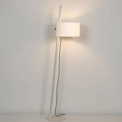 Milan Linood Stehleuchte, geneigt