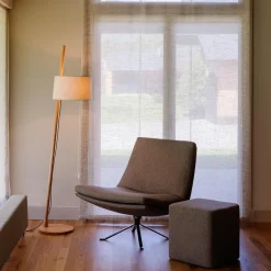 Milan Linood Stehleuchte, geneigt