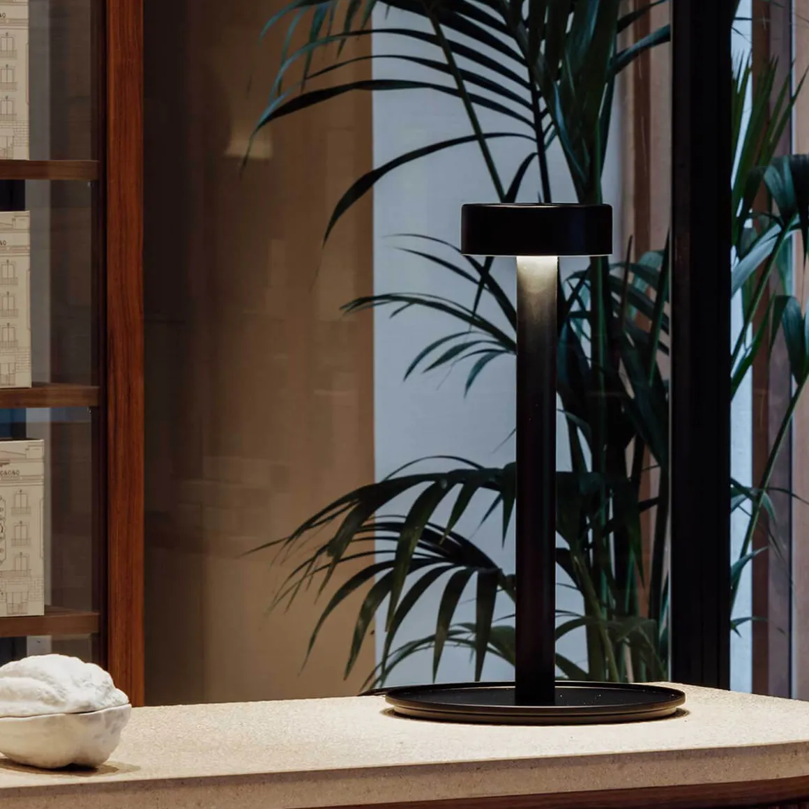 Milan Peak Lane LED Tischleuchte