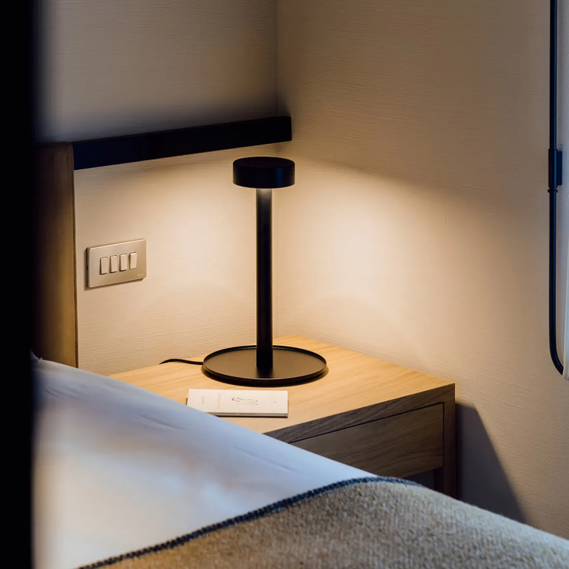 Milan Peak Lane LED Tischleuchte