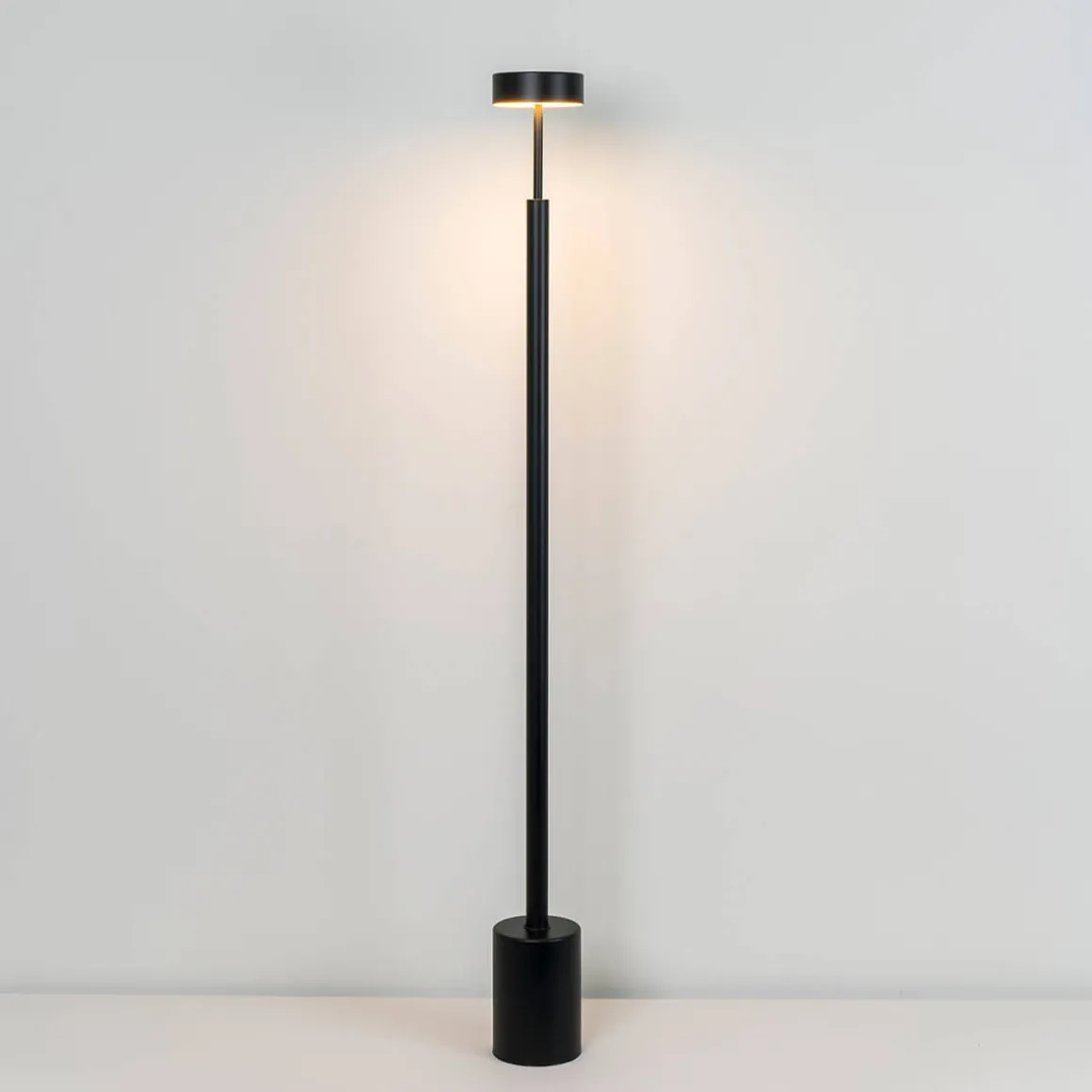 Milan Peak LED Stehleuchte