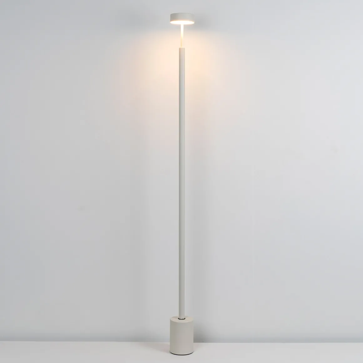 Milan Peak LED Stehleuchte