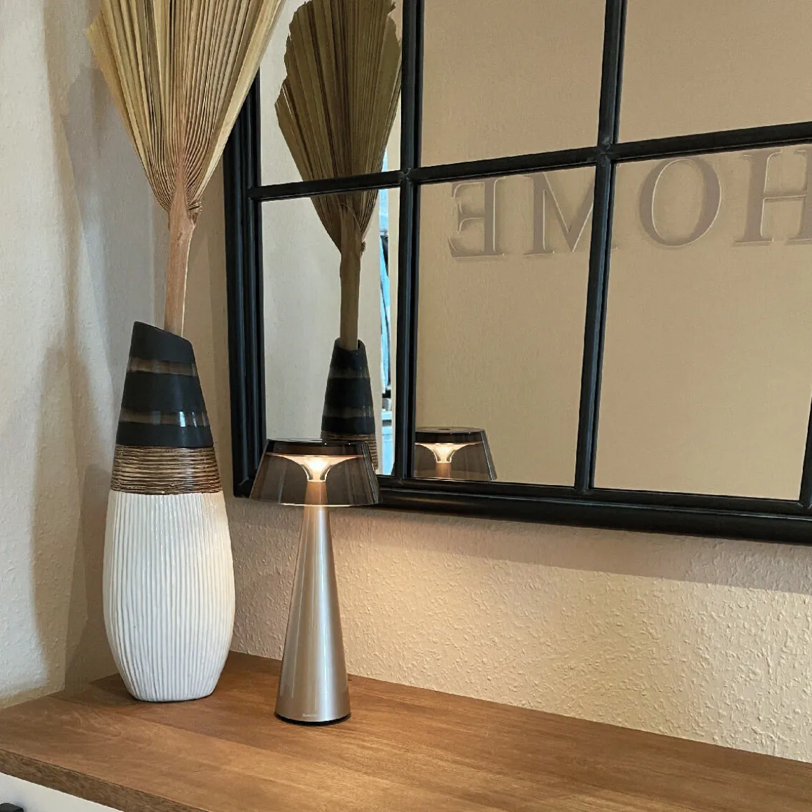 Mobilux SunGlow LED Akkuleuchte mit Leuchtenschirm