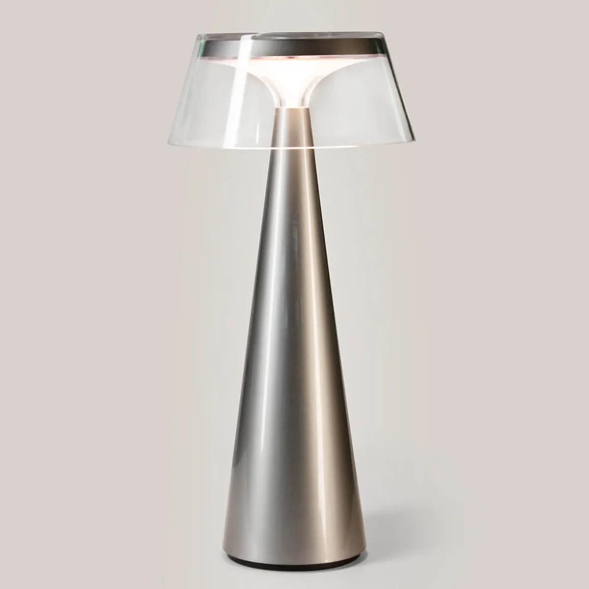 Mobilux SunGlow LED Akkuleuchte mit Leuchtenschirm