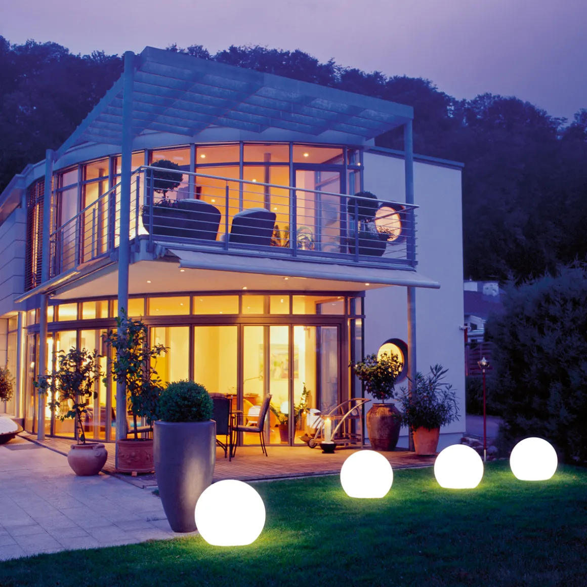 Moonlight Vollkugel MBG mit Eingrabsockel