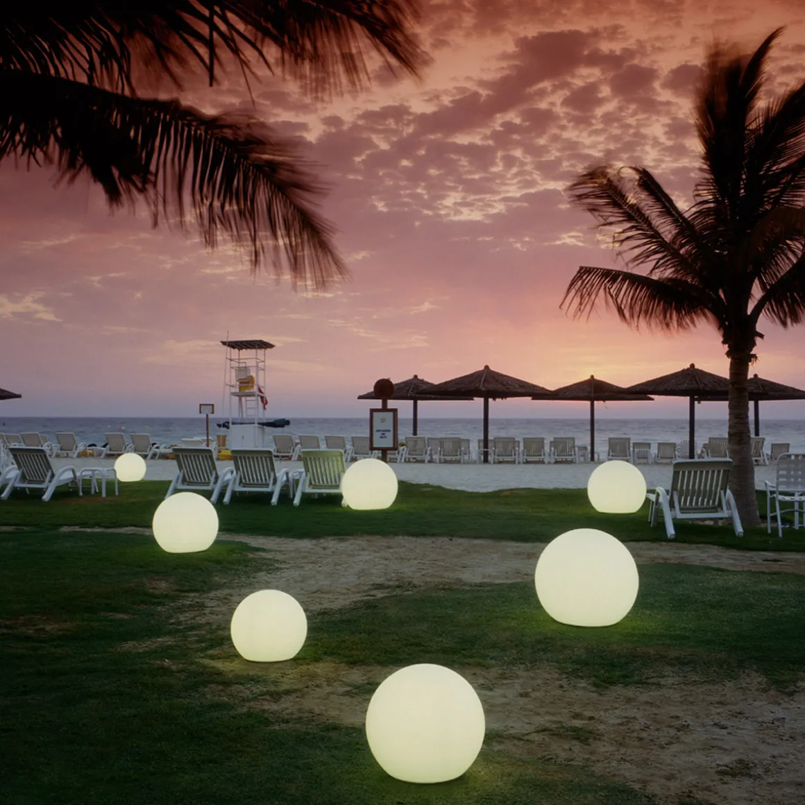 Moonlight Vollkugel MBG mit Eingrabsockel