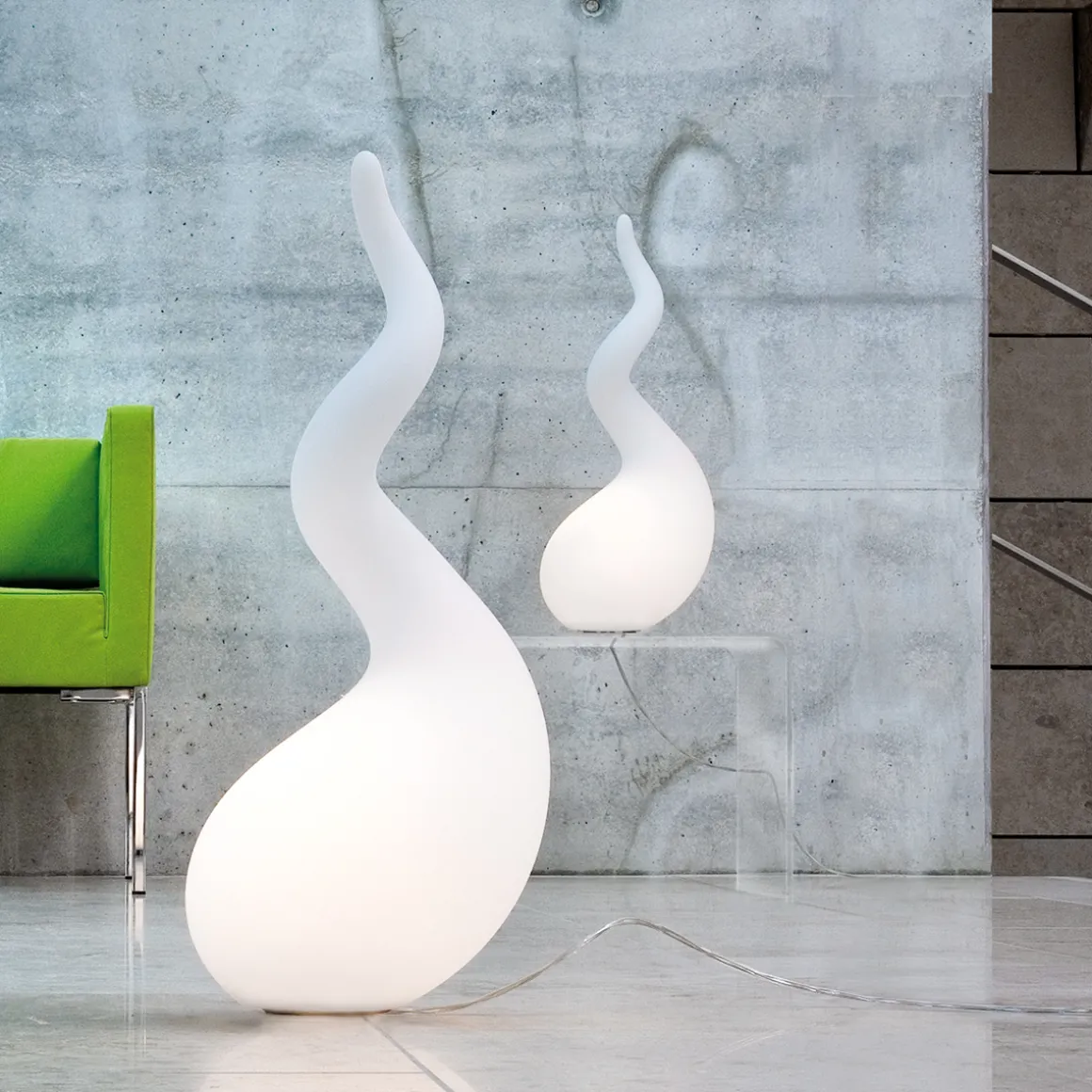 next Alien easy Steh- / Tischleuchte