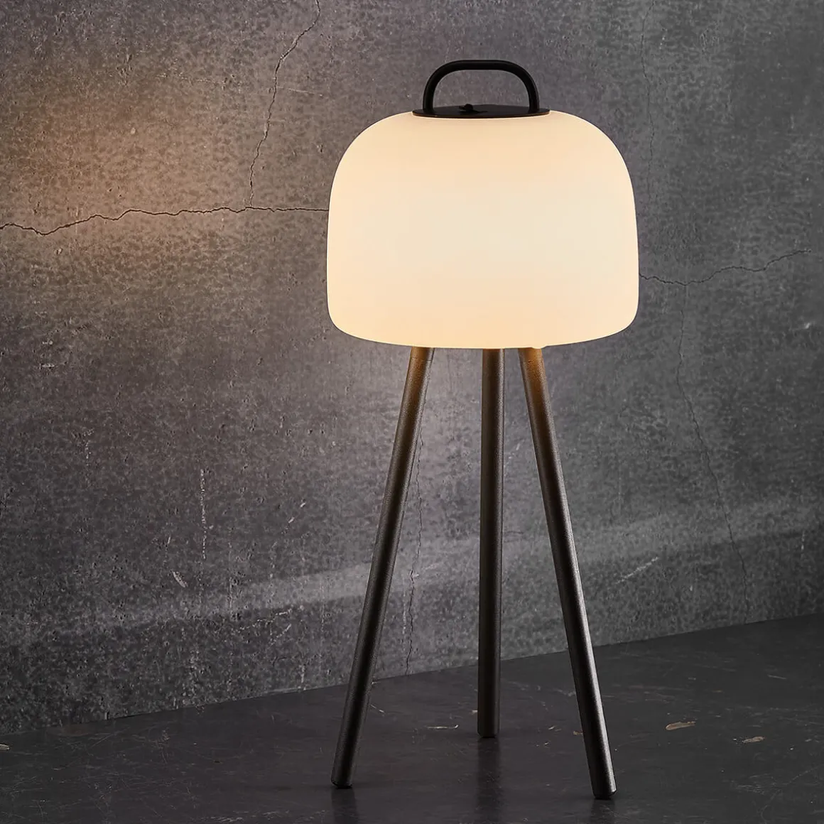 Nordlux Kettle To-Go 22 LED Akkutisch- / Pendelleuchte mit Tripod 31 Dreibein