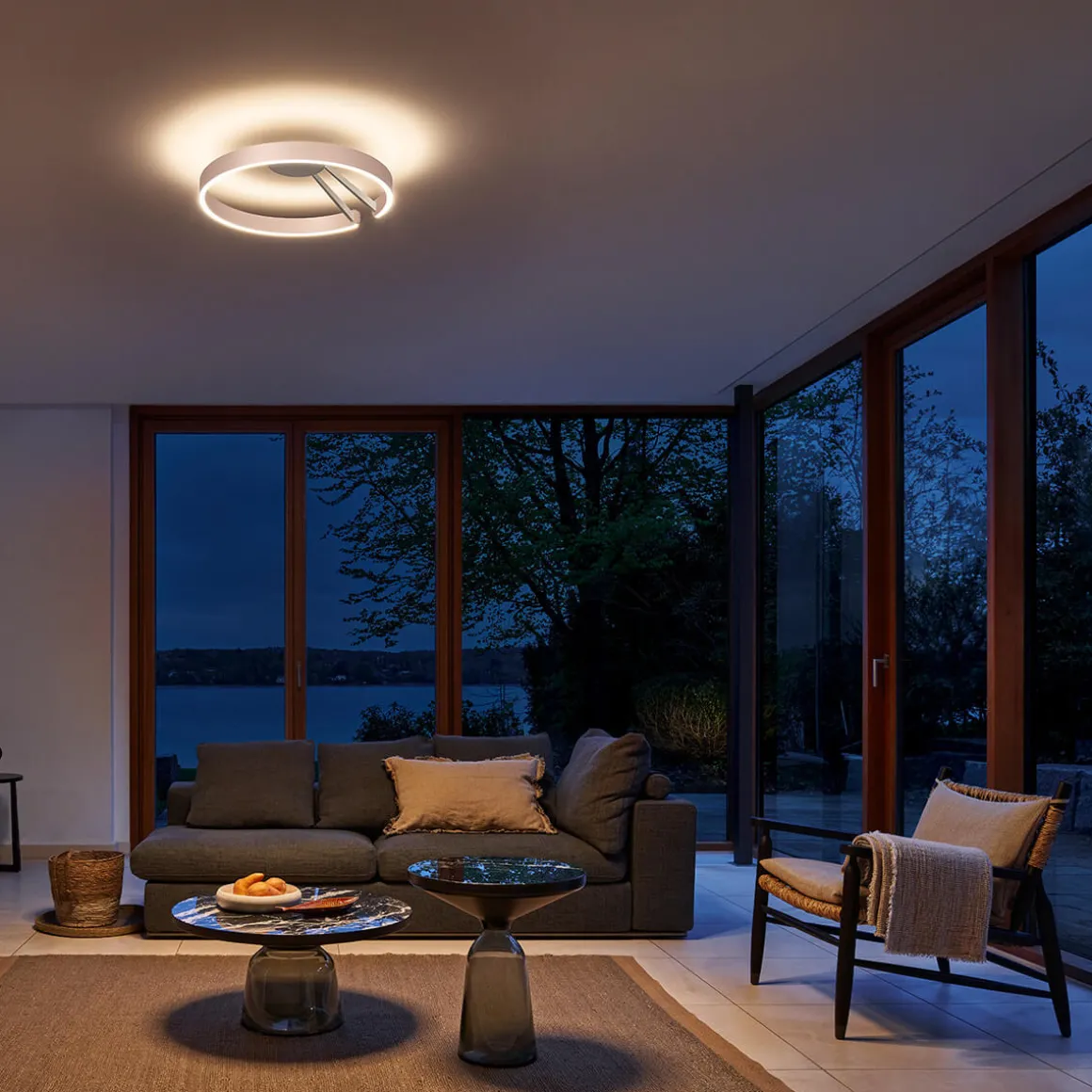 Occhio Mito aura 60 wide LED Wand- / Deckenleuchte, Base: weiß matt