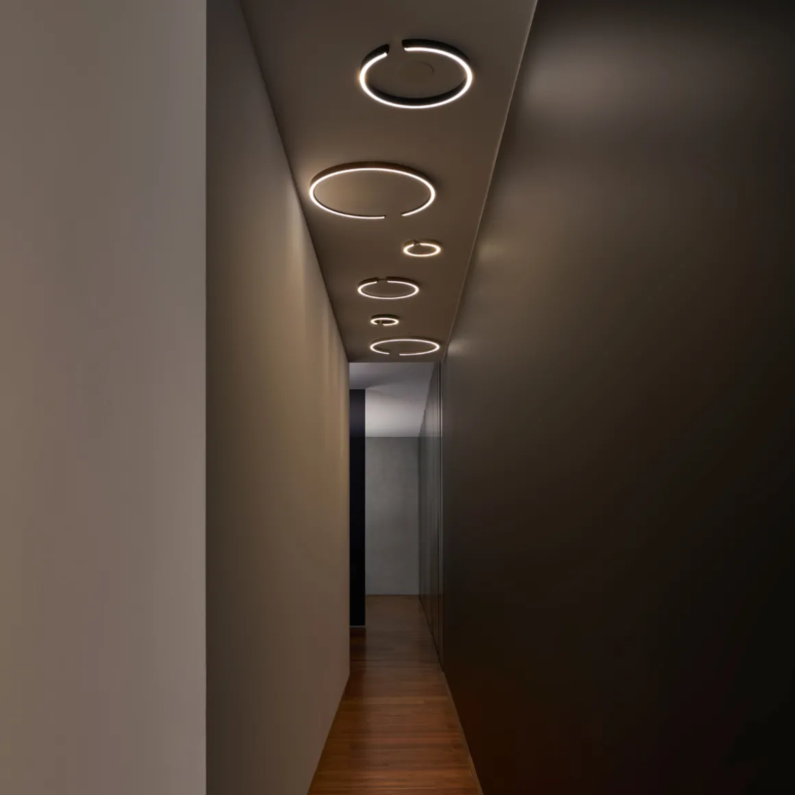 Occhio Mito soffitto 40 flat narrow LED Deckenleuchte