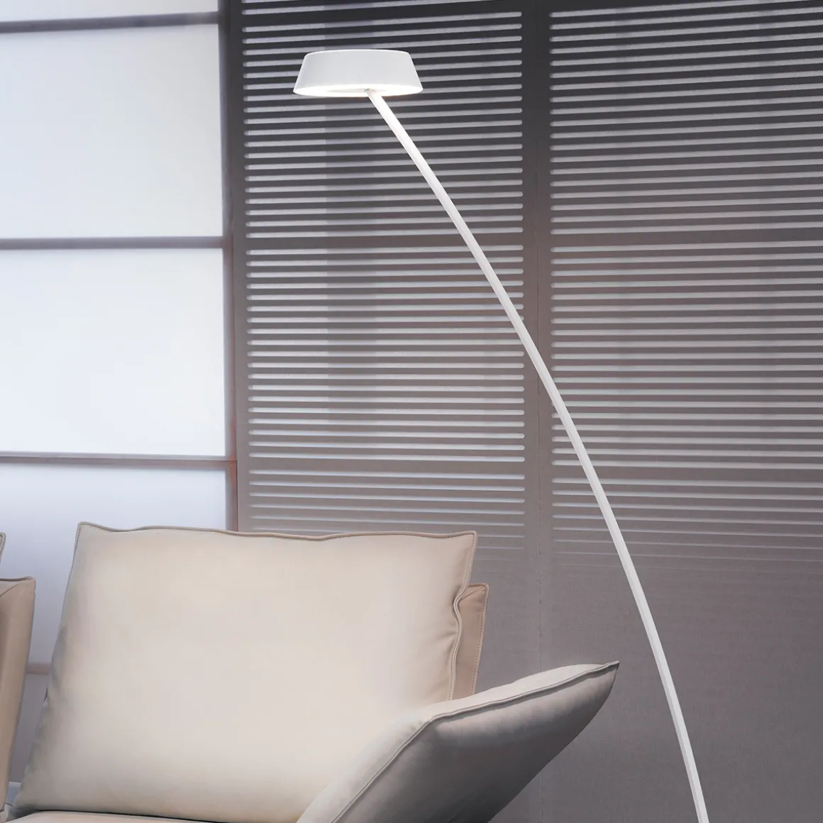 Oligo Glance LED Stehleuchte, gebogen