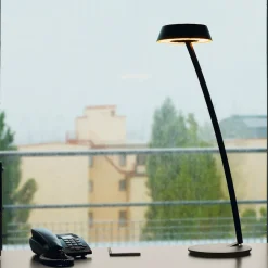 Oligo Glance LED Tischleuchte, gebogen