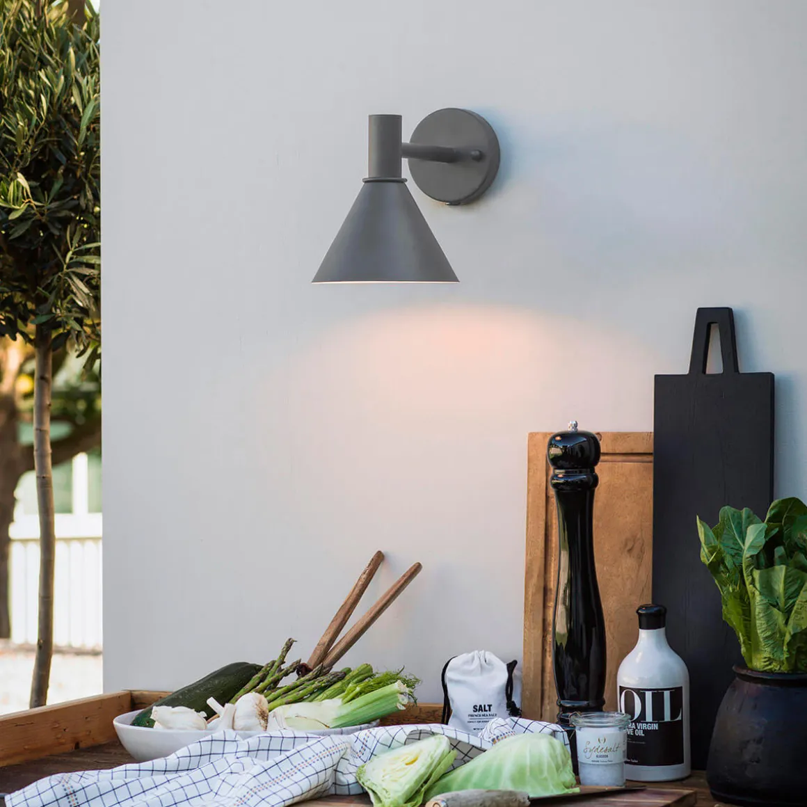 PR Home Mini-Tripp Outdoor Wandleuchte, Auslaufmodell