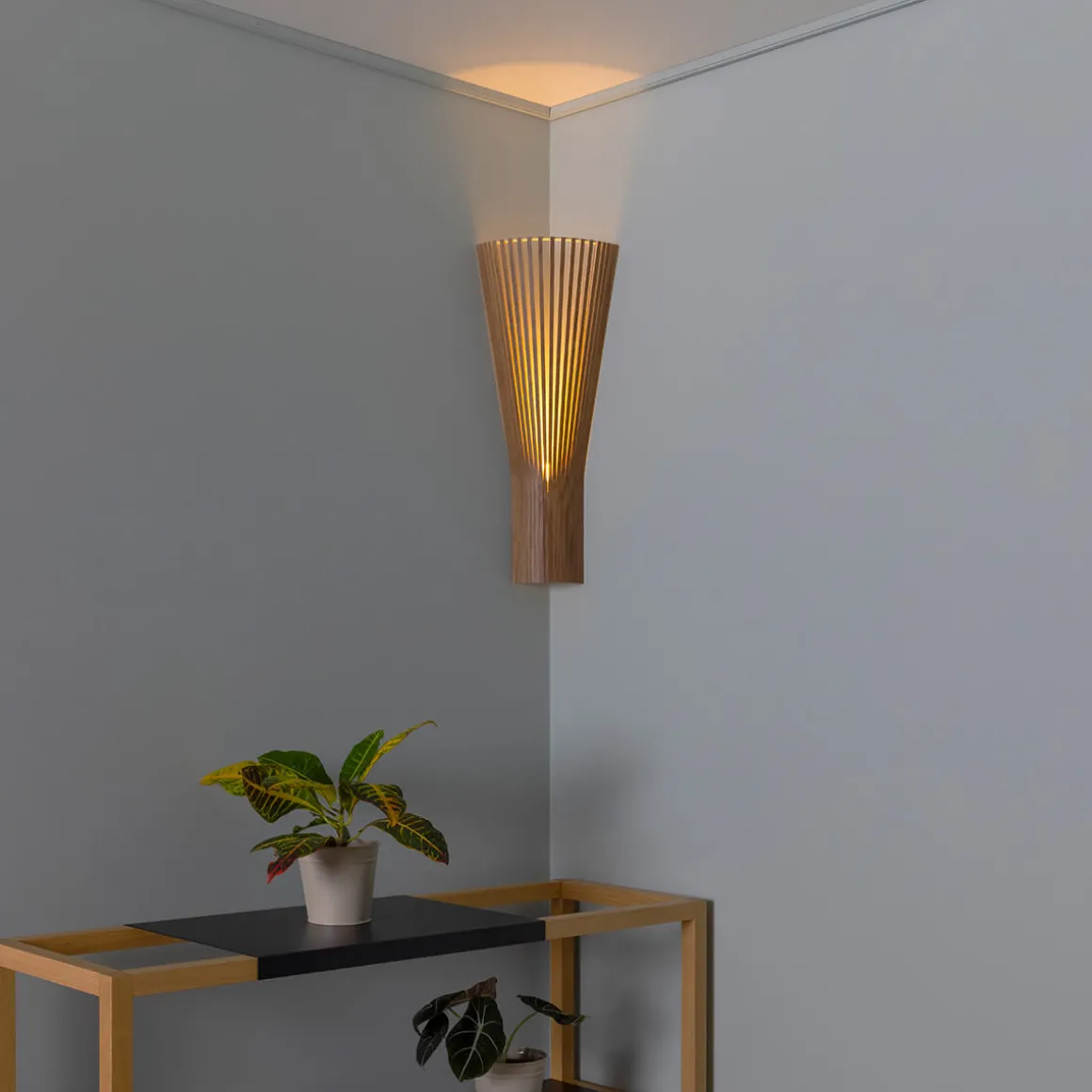 Secto Design Secto 4236 Eck-Wandleuchte