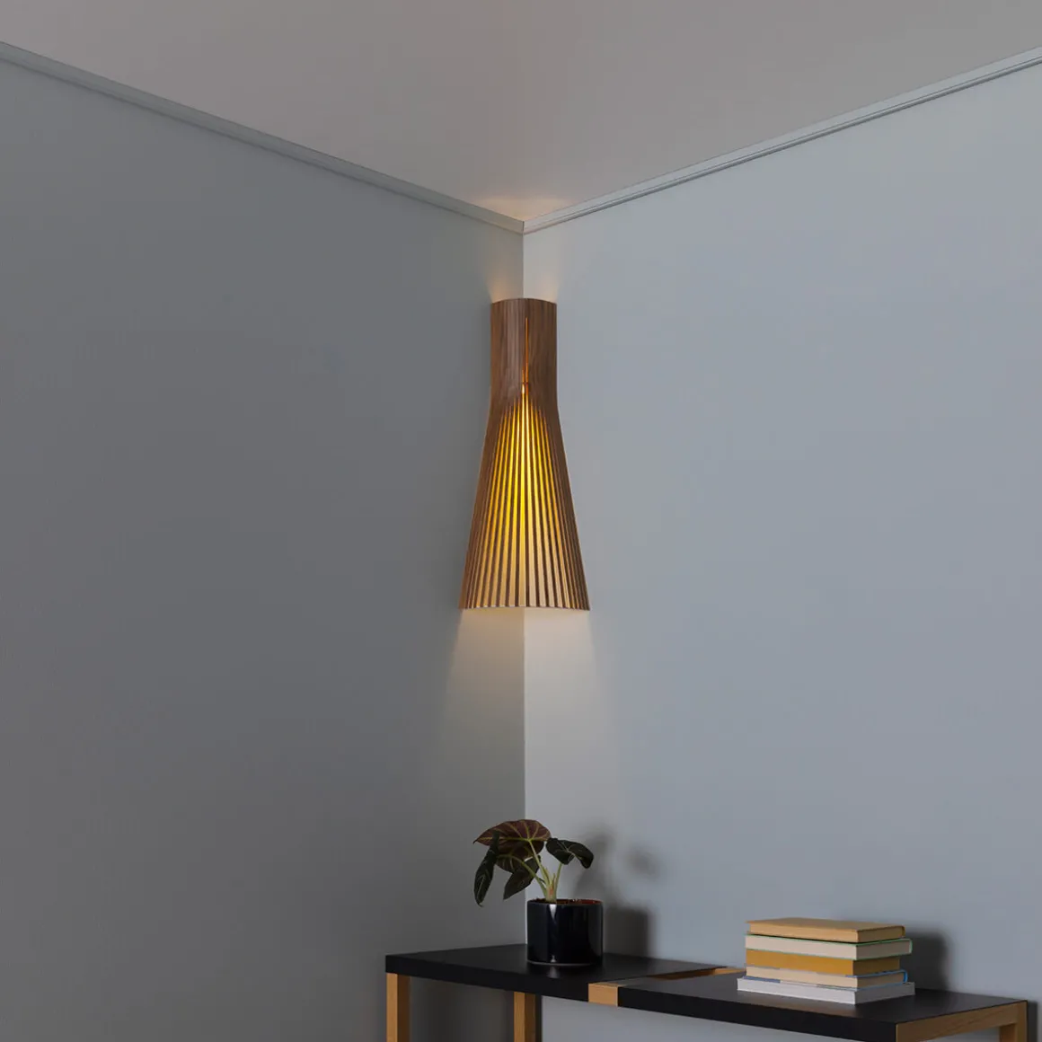 Secto Design Secto 4236 Eck-Wandleuchte