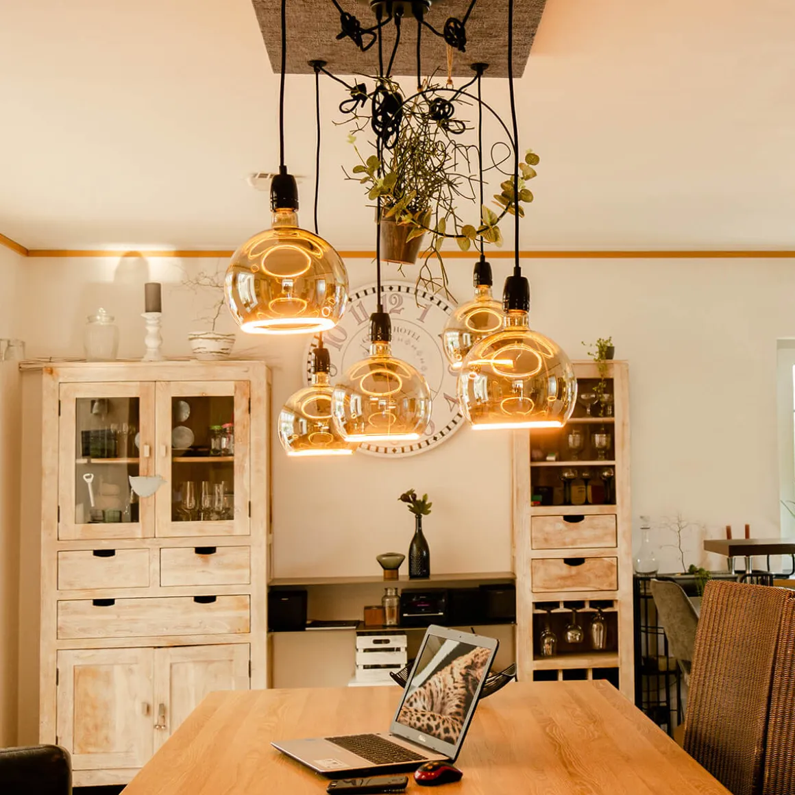 Segula LED Floating Globe 200 smokey grau E27, 6 W, 1900 K, dimmbar