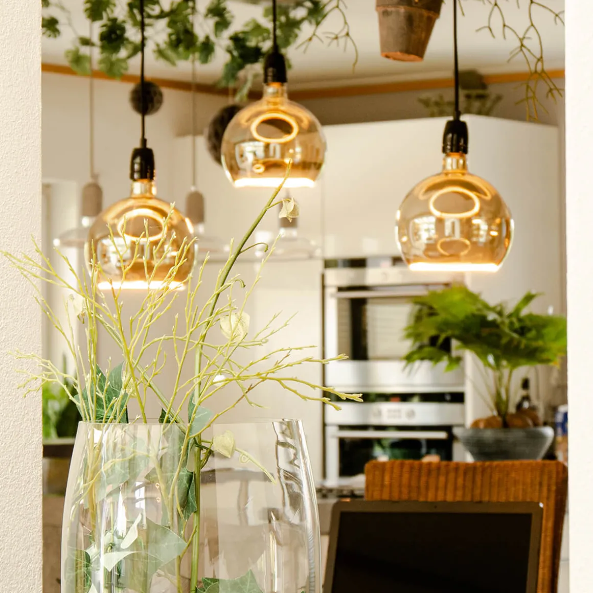 Segula LED Floating Globe 200 smokey grau E27, 6 W, 1900 K, dimmbar