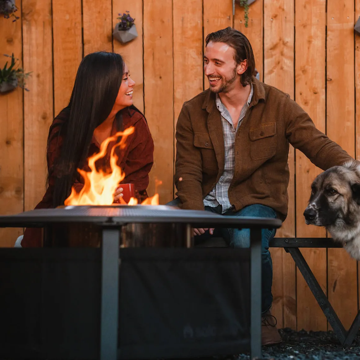 Solo Stove Ranger 2.0 Feuerschale mit Standfuß & Surround, Premium-Set