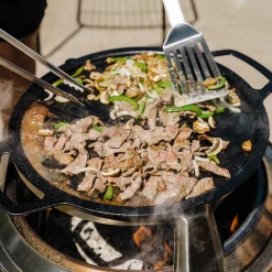 Solo Stove Yukon Gusseisen-Plancha mit Aufsatz