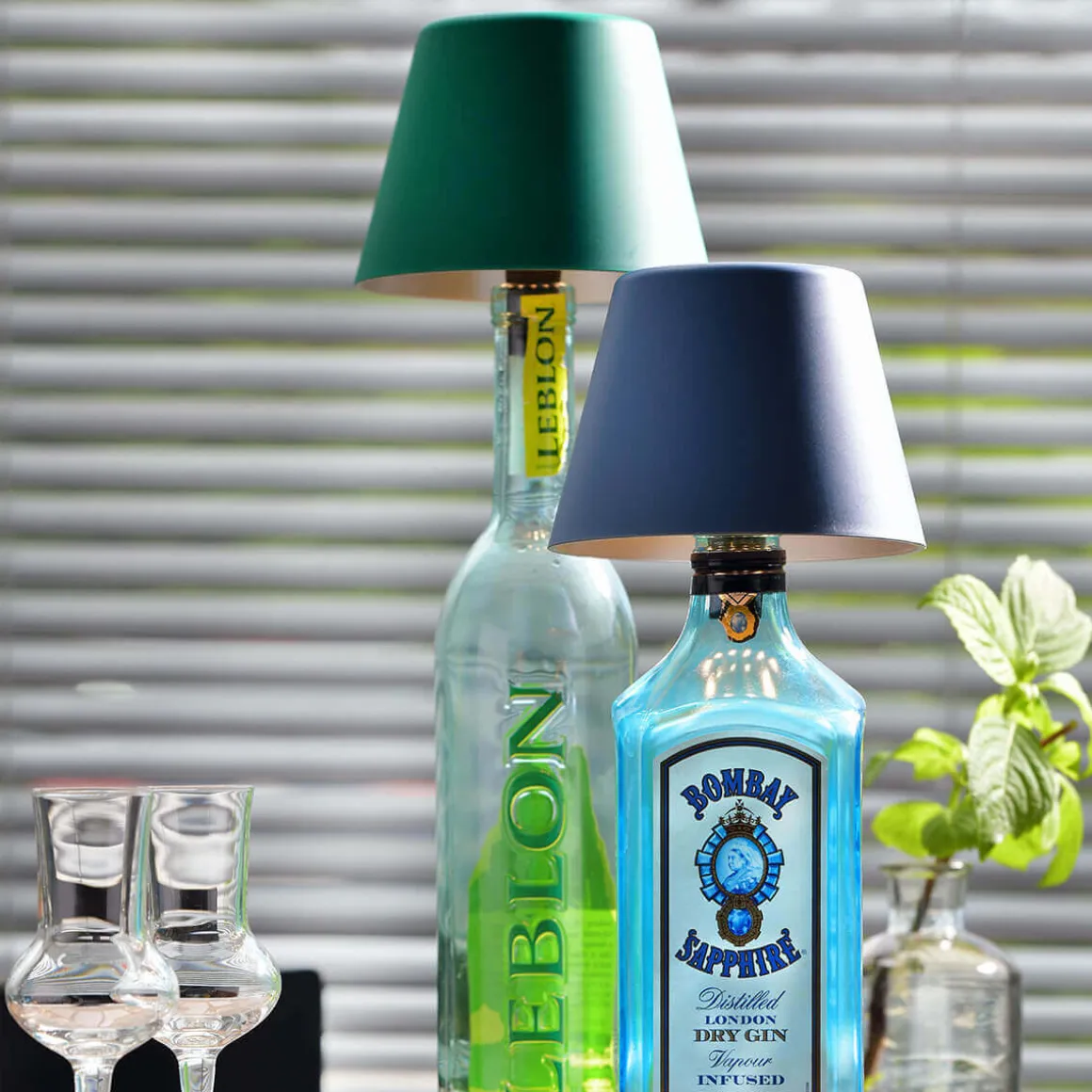 Sompex Top 2.0 RGB LED Akkuleuchte & Flaschenaufsatz