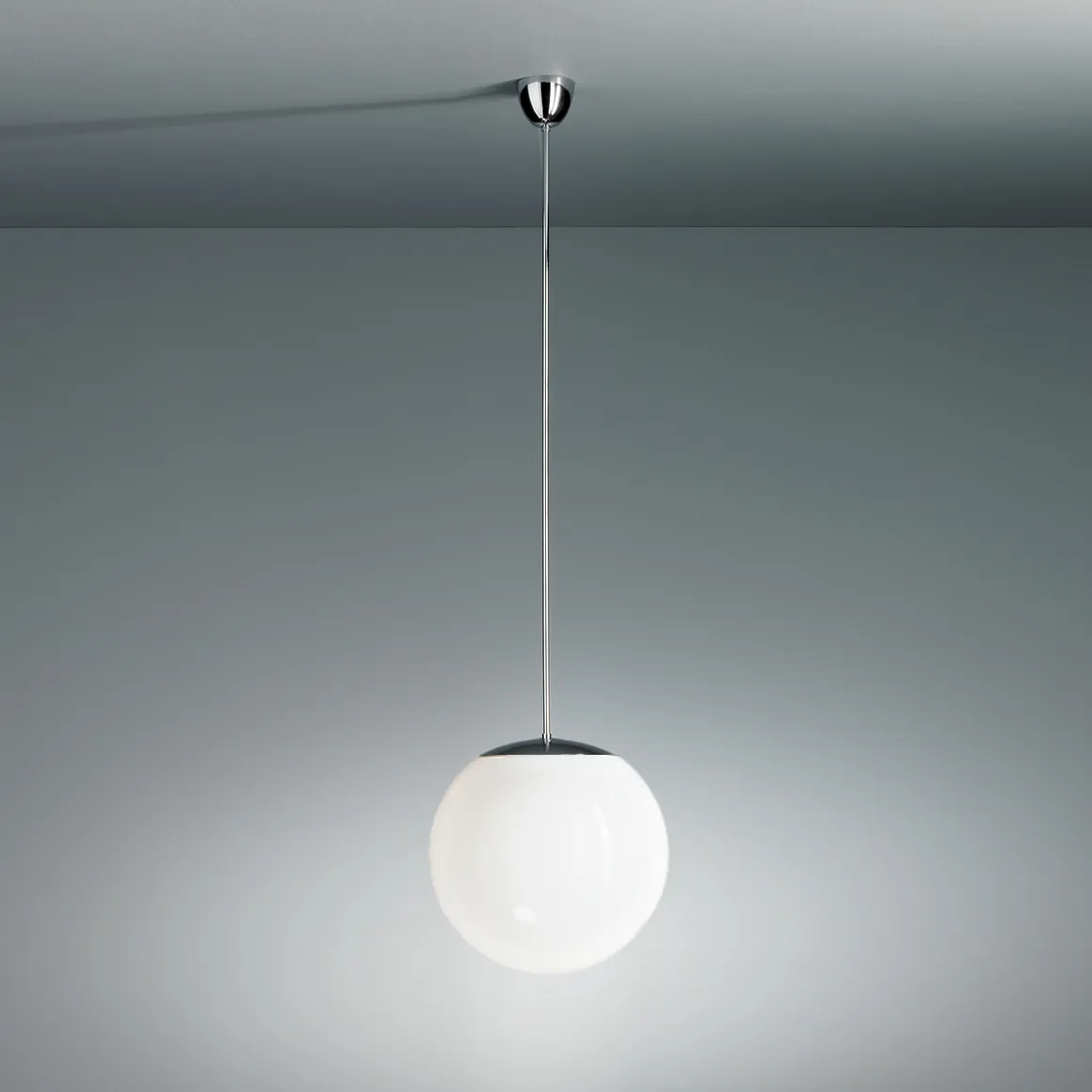 Tecnolumen HL 99 Pendelleuchte mit Opalkugel