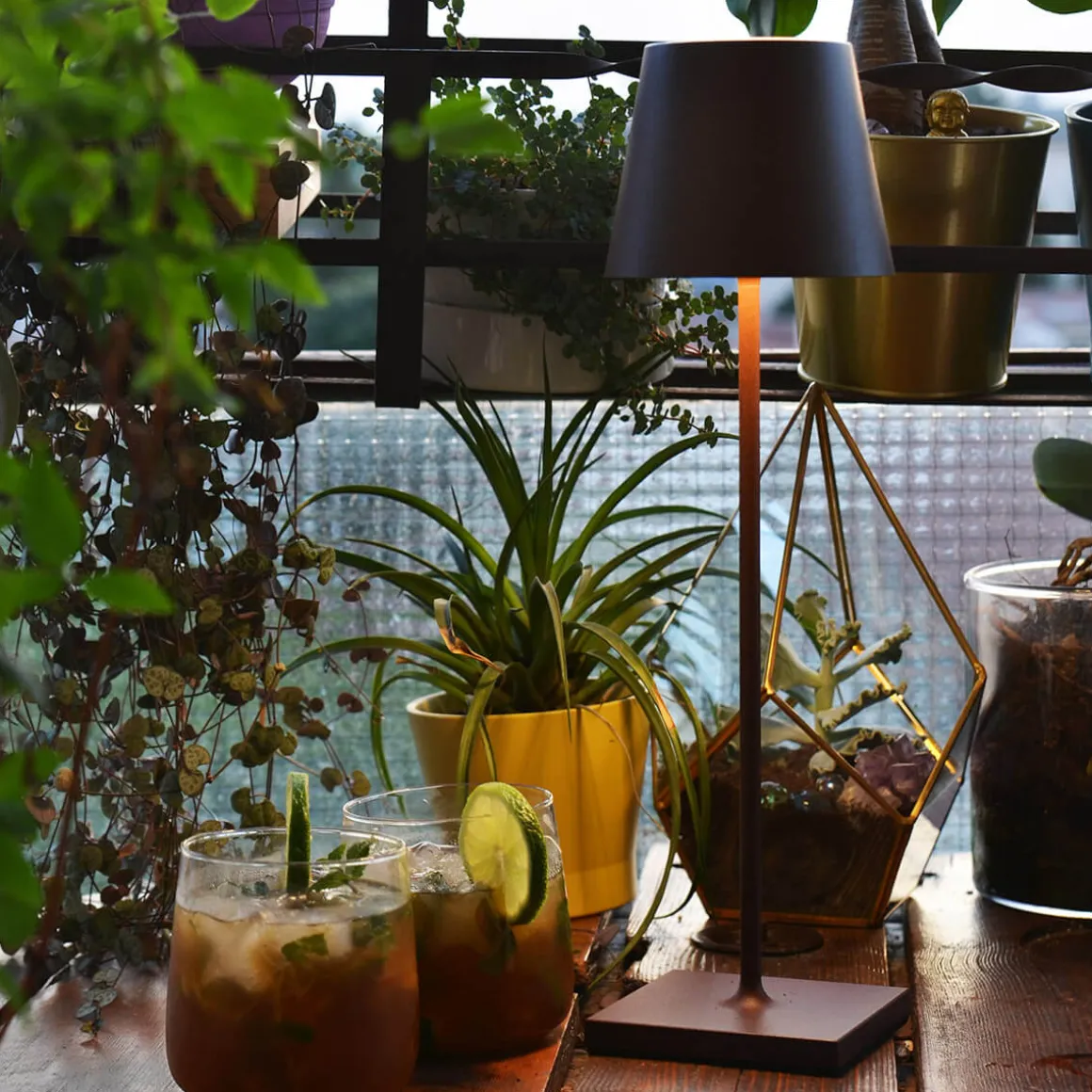 Zafferano AiLati 6er Set Poldina Pro LED Akkuleuchte inkl. Multi-Kontaktladestation