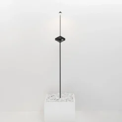 Zafferano AiLati Pina Ständer mit Basis und Erdspieß