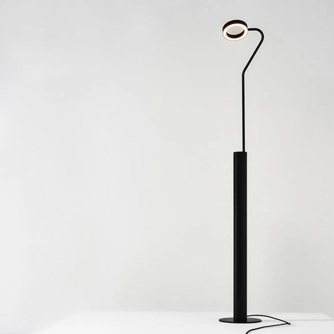 Zava Meta LED Stehleuchte