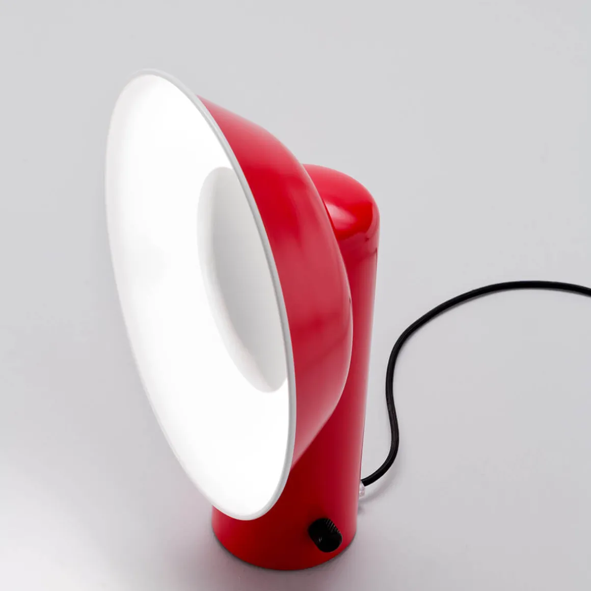 Zava Reverb LED Tischleuchte